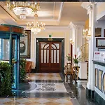 Mecenate Palace 4*