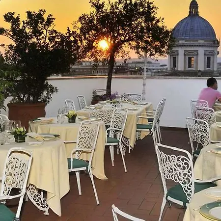 Mecenate Palace Otel 4*