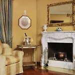 Mecenate Palace 4*