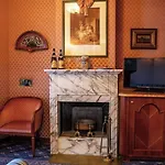 Mecenate Palace 4*