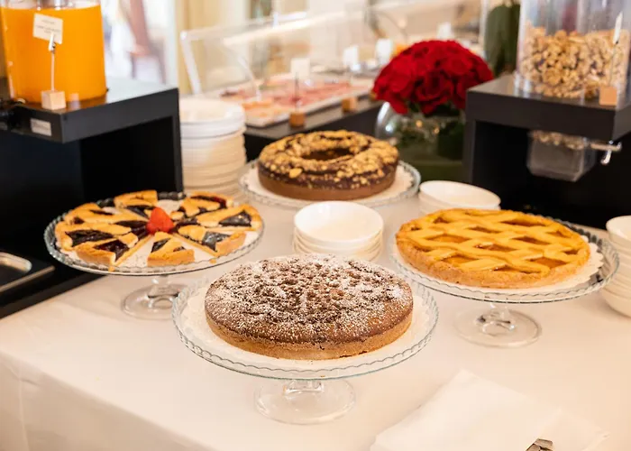 メチェナーテ パレス 4*